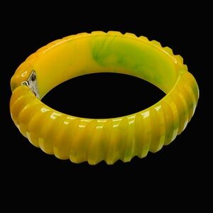 Vintage Carved Inkspot Bakelite Hinged Clamper Bracelet